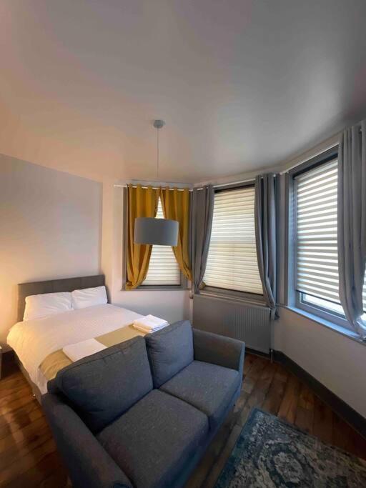Апартаменты 1 Comfortable Studio Брайтонн Экстерьер фото