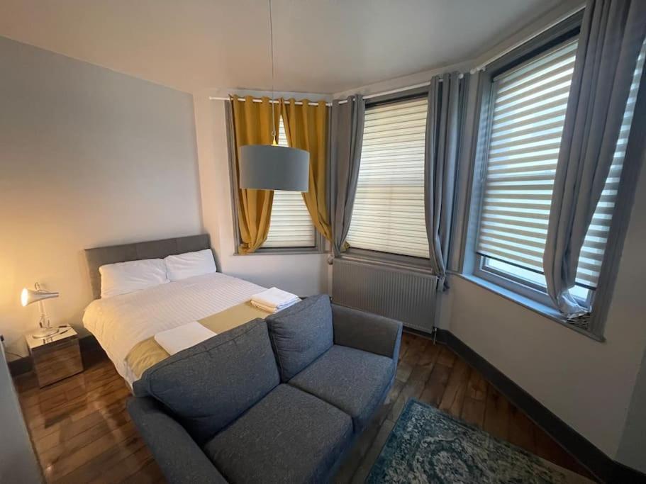 Апартаменты 1 Comfortable Studio Брайтонн Экстерьер фото