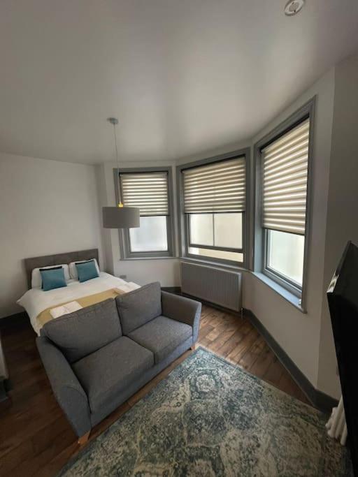 Апартаменты 1 Comfortable Studio Брайтонн Экстерьер фото
